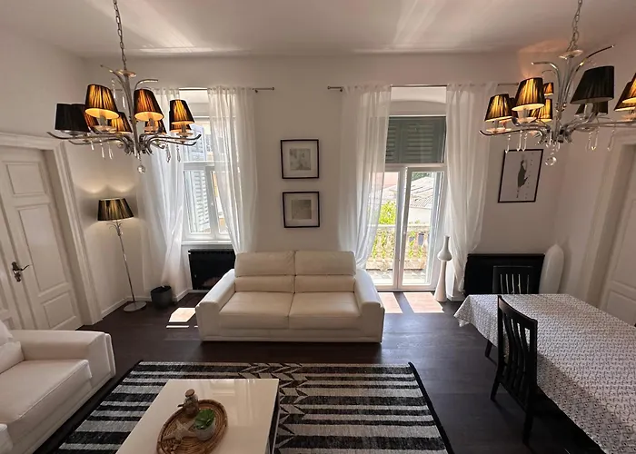 Flanatika Διαμέρισμα Πούλα